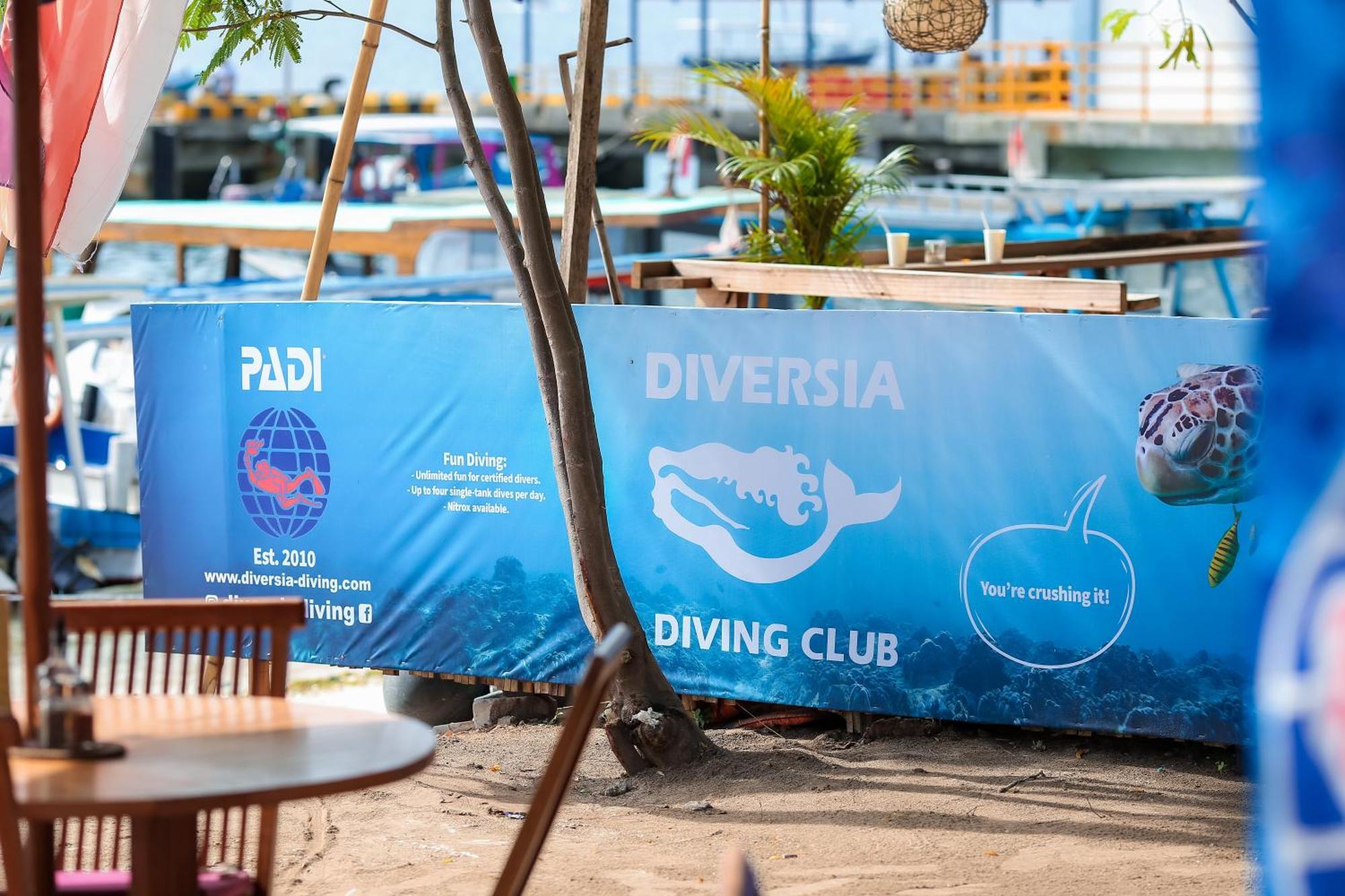 Diversia Diving Club & Bungalows Гили Траванган Экстерьер фото